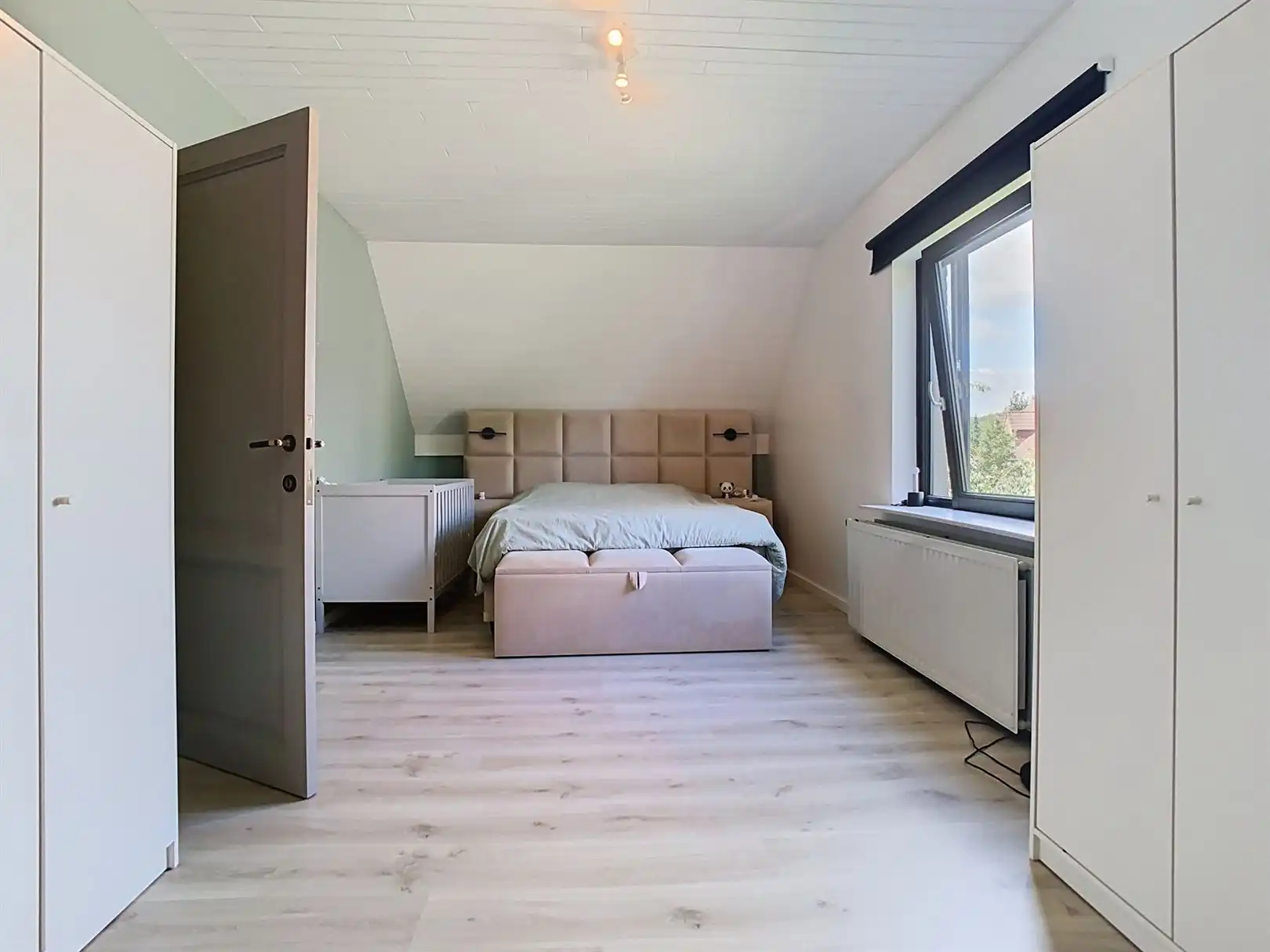 Prachtige vrijstaande woning in rustige wijk foto 9