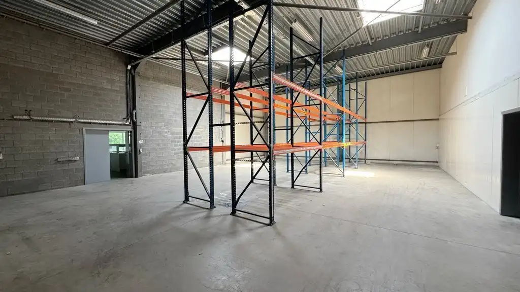 Logistiek bedrijfspand te huur in industriezone te Malle foto 11