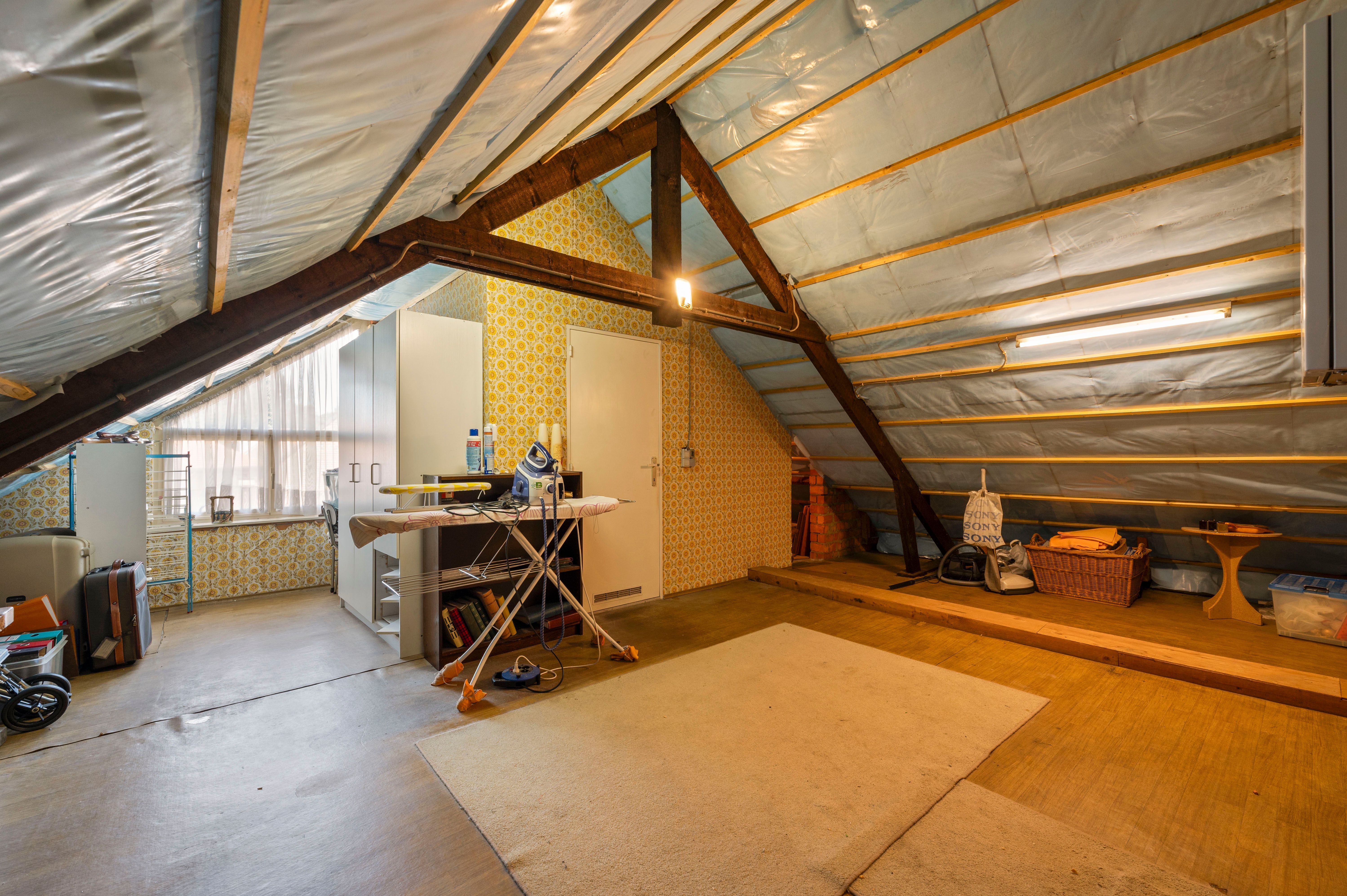 Instapklare gezinswoning met prachtige tuin en veranda in hartje Ekeren foto 25