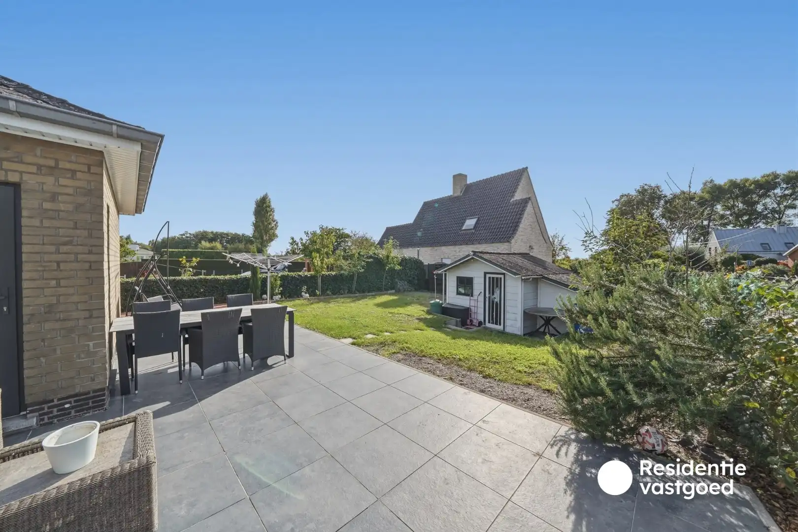 Bungalow met zongerichte tuin en 3 slaapkamers foto 16