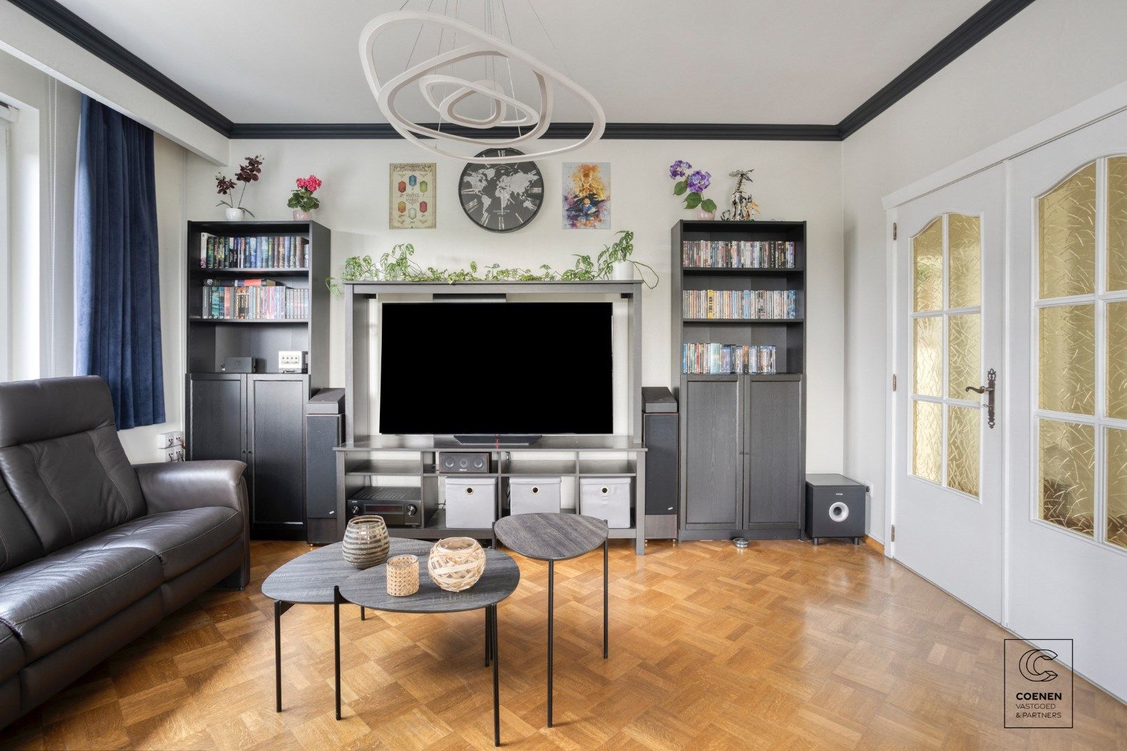 Ruim gerenoveerd appartement van 97 m² met twee slaapkamers te Merksem! foto 6