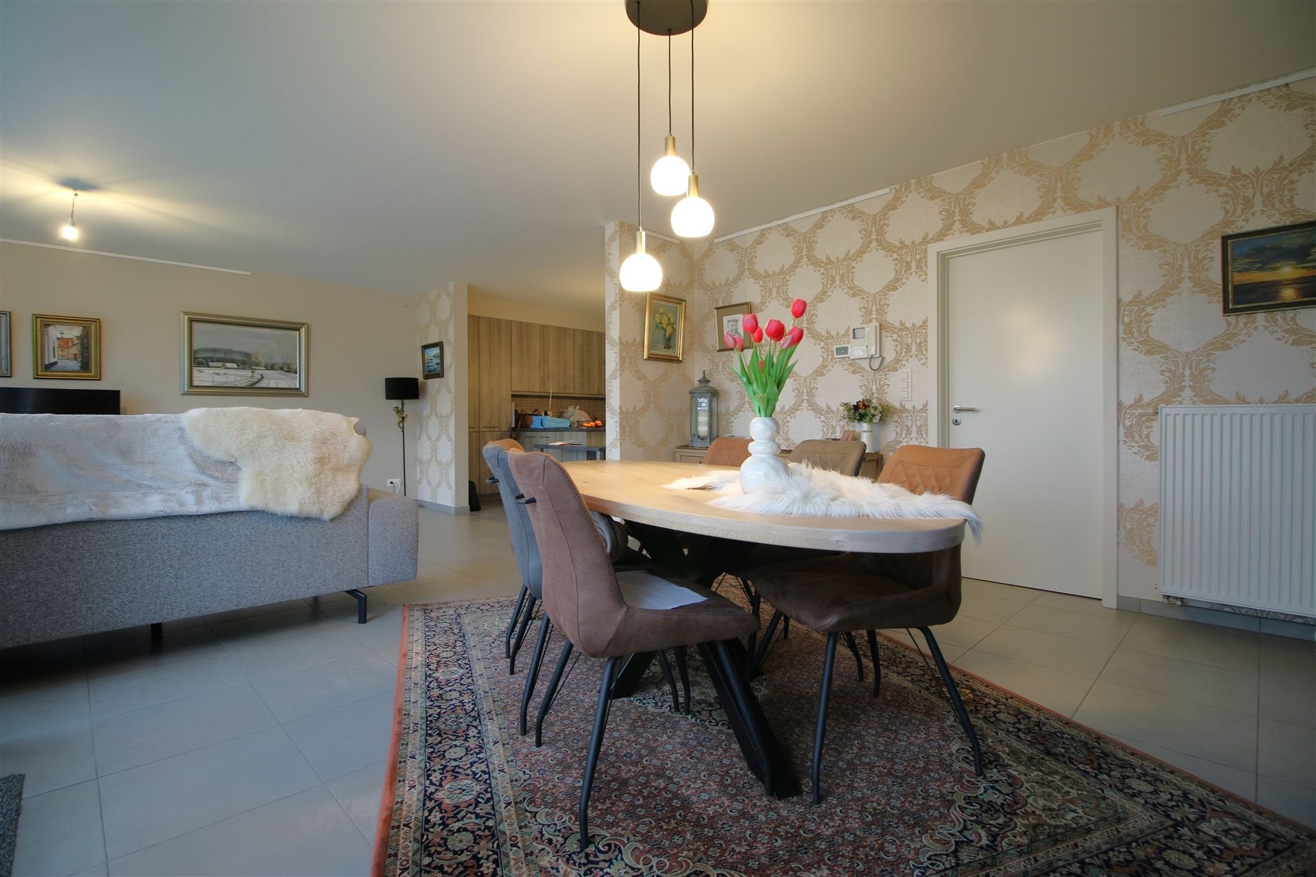 Knap gelijkvloers 2 slpk, terras & garage foto 9