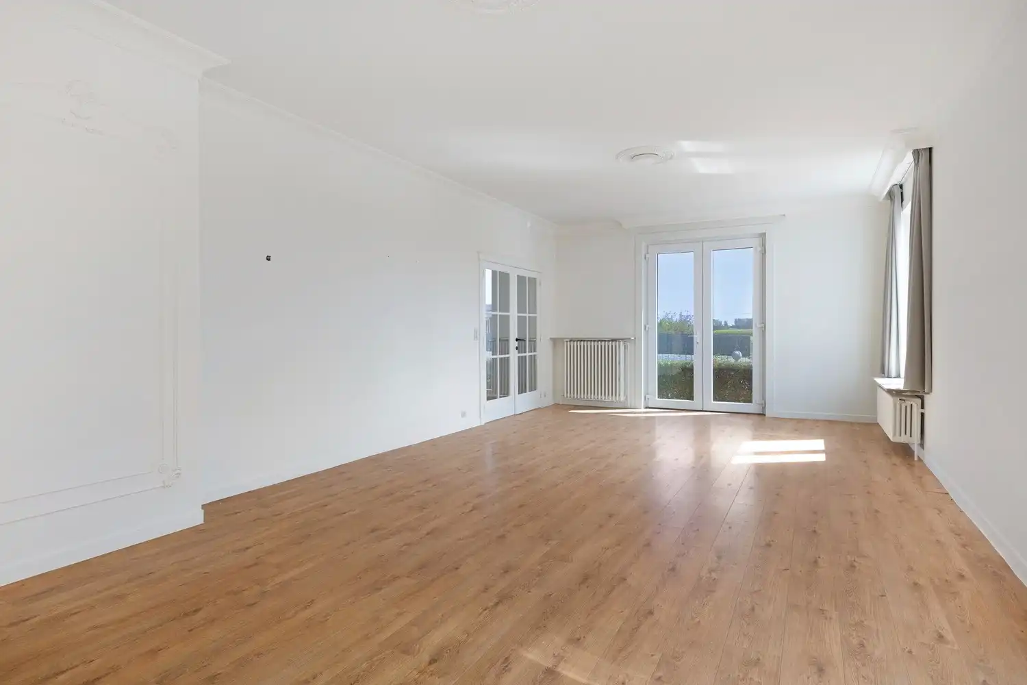 Bedrijfspand met woning en loods. foto 10