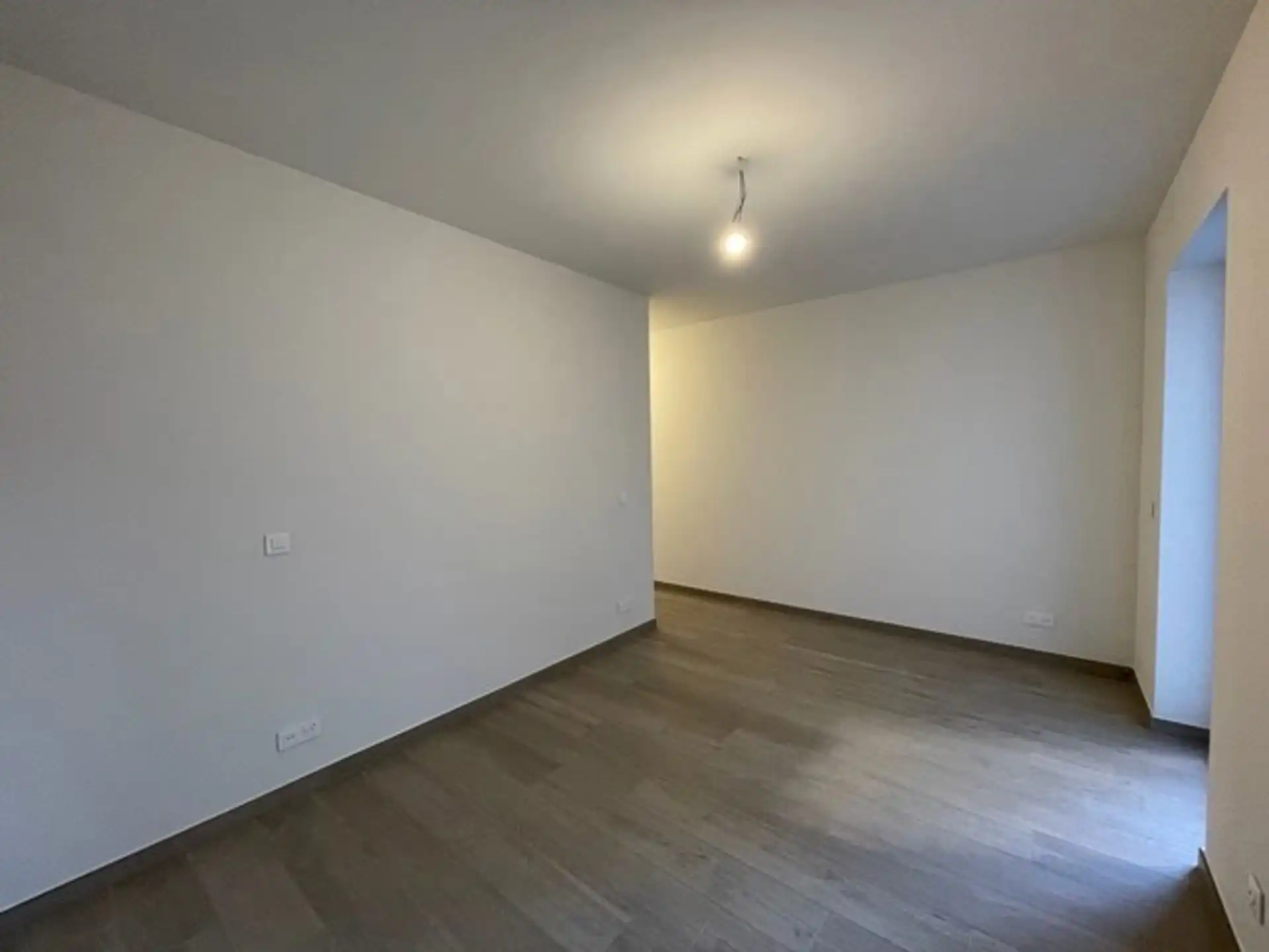 Recent 1-slaapkamerappartement met ruim terras foto 3