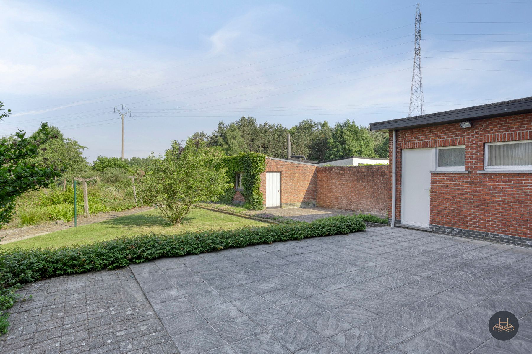 Charmant ruime renovatiewoning gelegen op een enorm perceel foto 29
