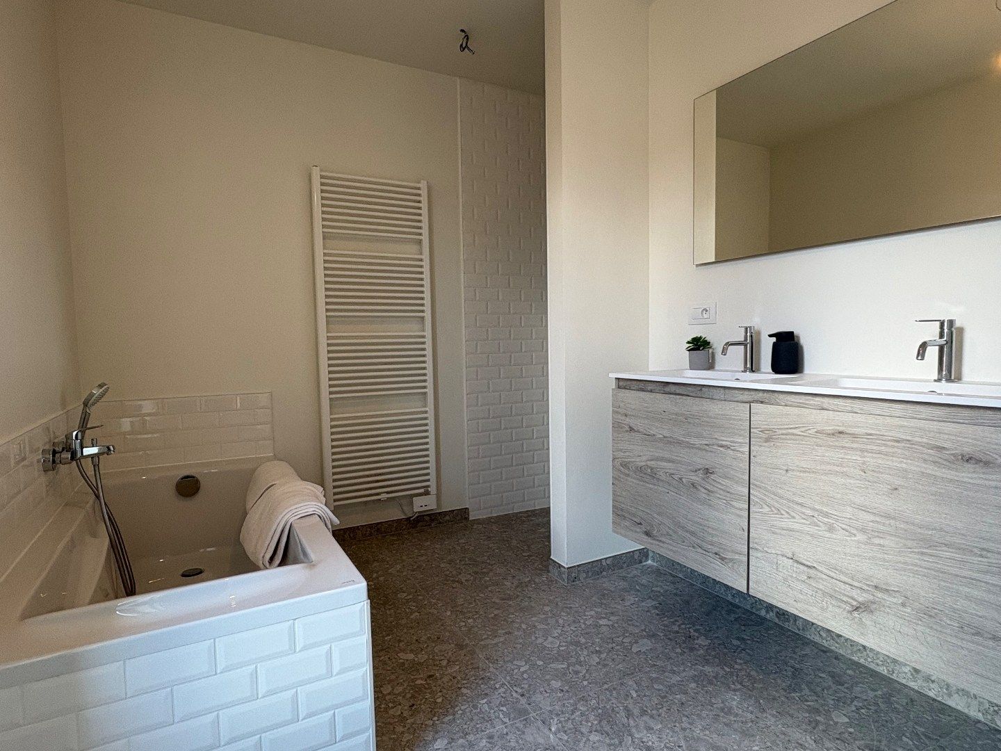 Nieuwbouwwoning E-peil 5 met grote tuin, gelegen in het woonproject Lijstergalm in Kuurne. foto 13