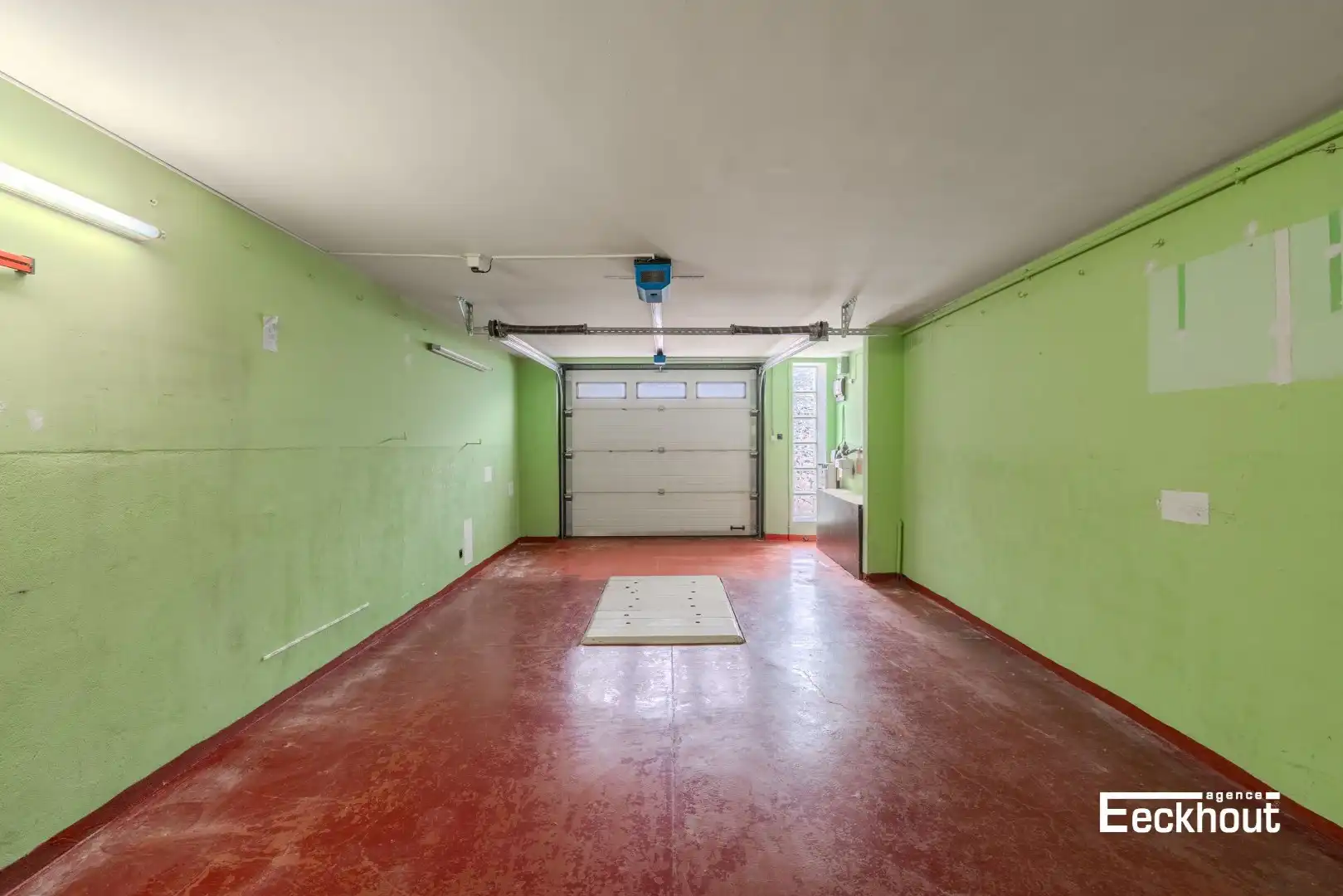 Te moderniseren woning op goede ligging met garage en tuin! foto 18