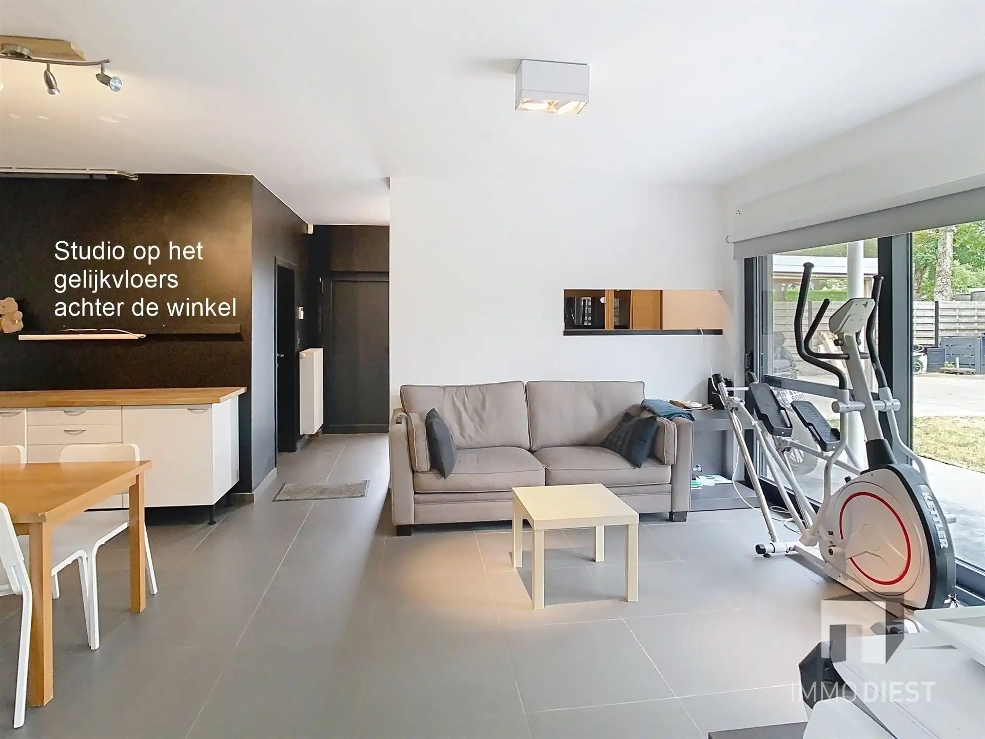 Handelspand met luxe woonst op goede locatie foto 13