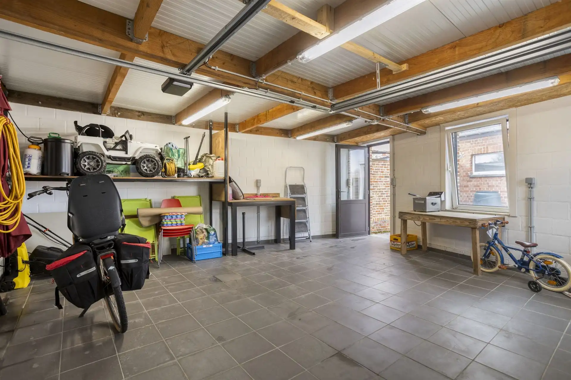 Halfopen bebouwing met 2 (mog. 3) slaapkamers en garage.  foto 20