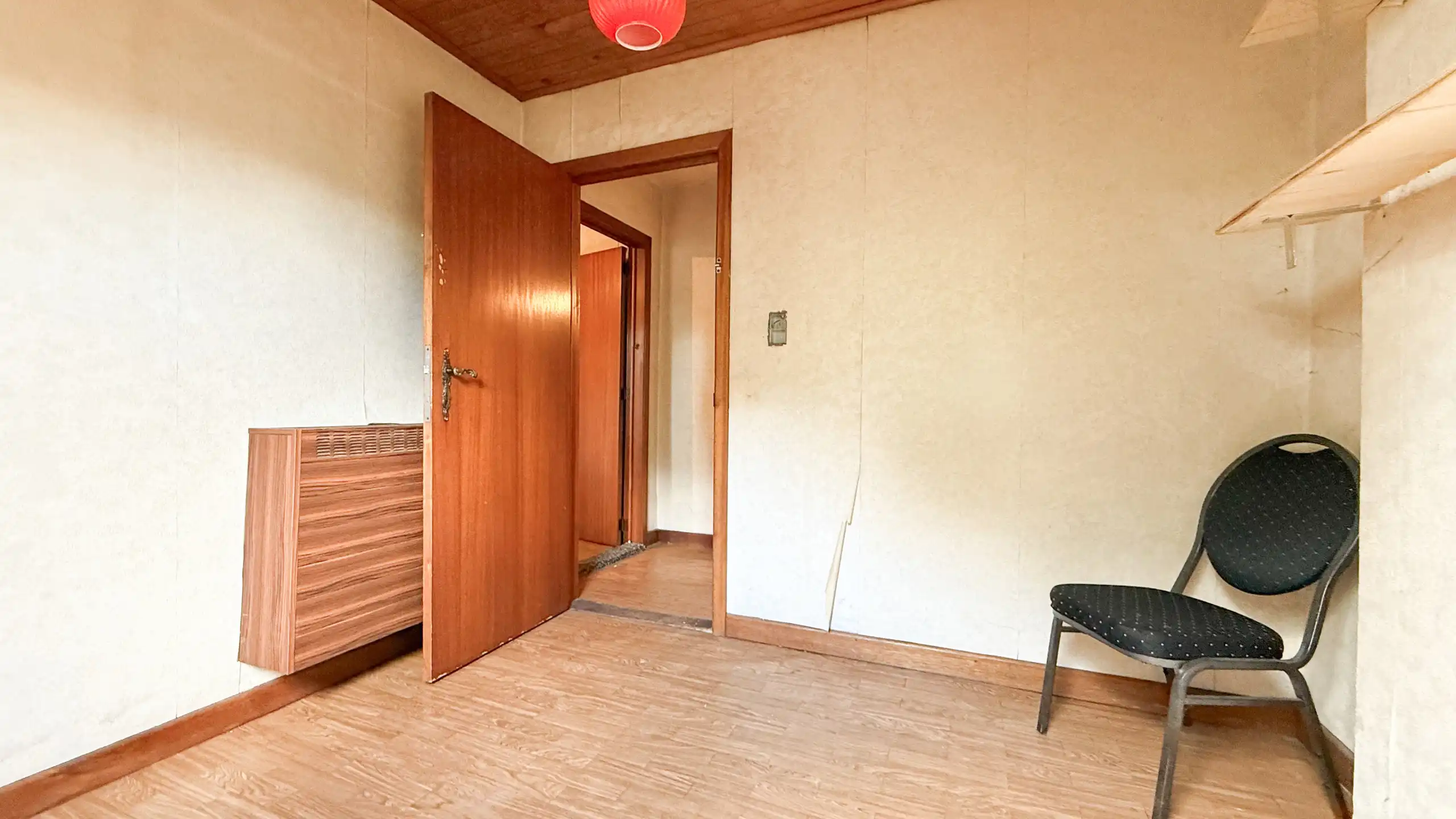 Karaktervol pand met 6 slpkms en renovatiepotentieel in HH ! foto 29