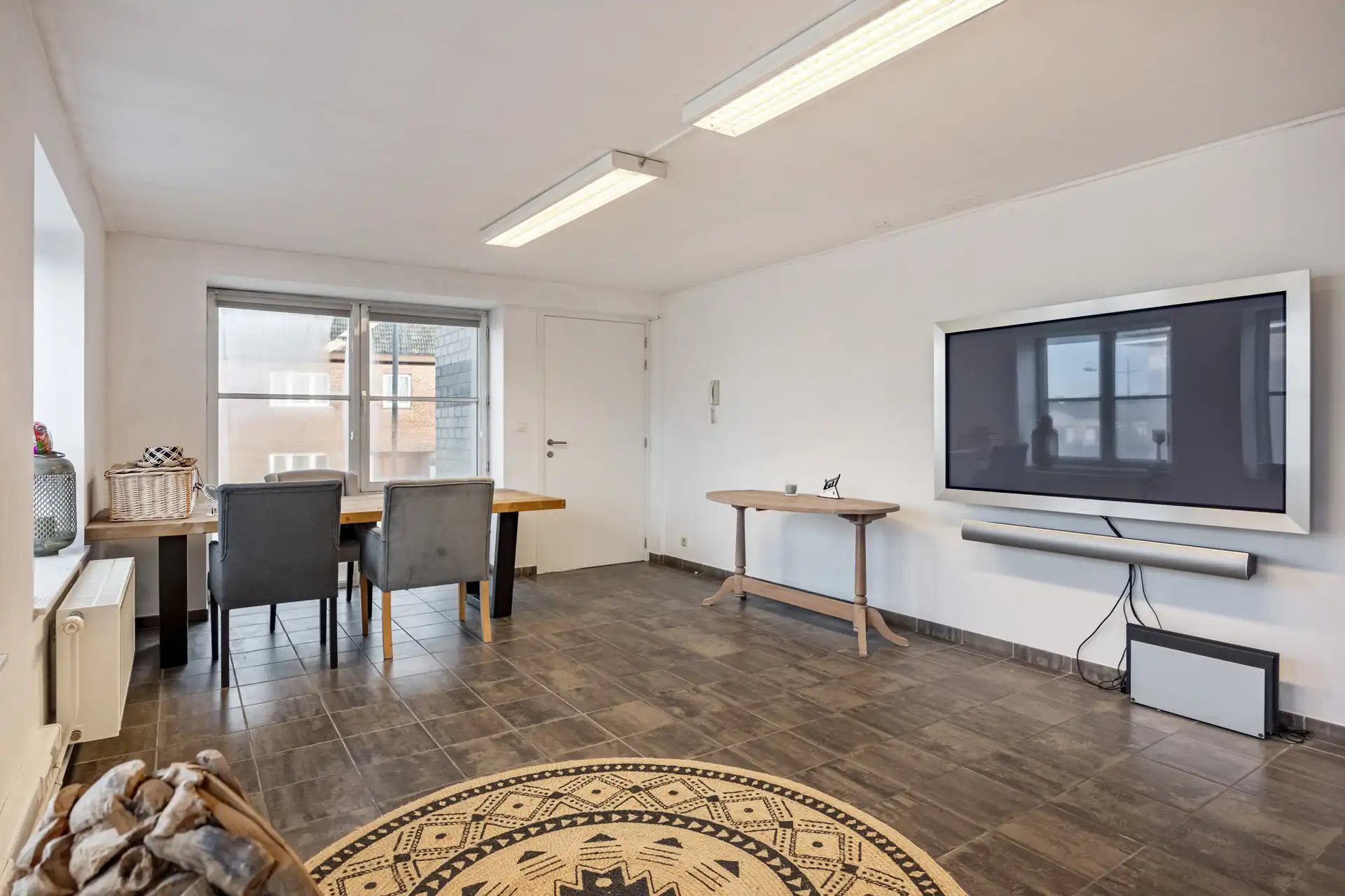 GEBOUW BESTAANDE UIT APP, 3 KANTOORVLOEREN & WERKPLAATS TE BILZEN. foto 13