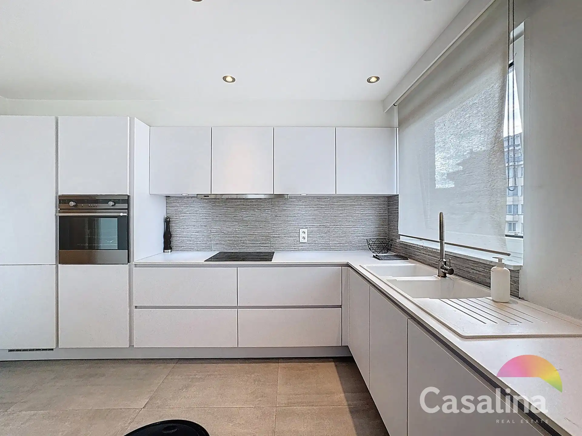 ✨ CASALINA REAL ESTATE ✨ foto {{pictureIndex}}