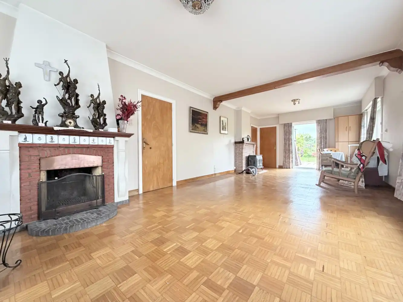 Op te frissen alleenstaande woning met riante tuin foto 7