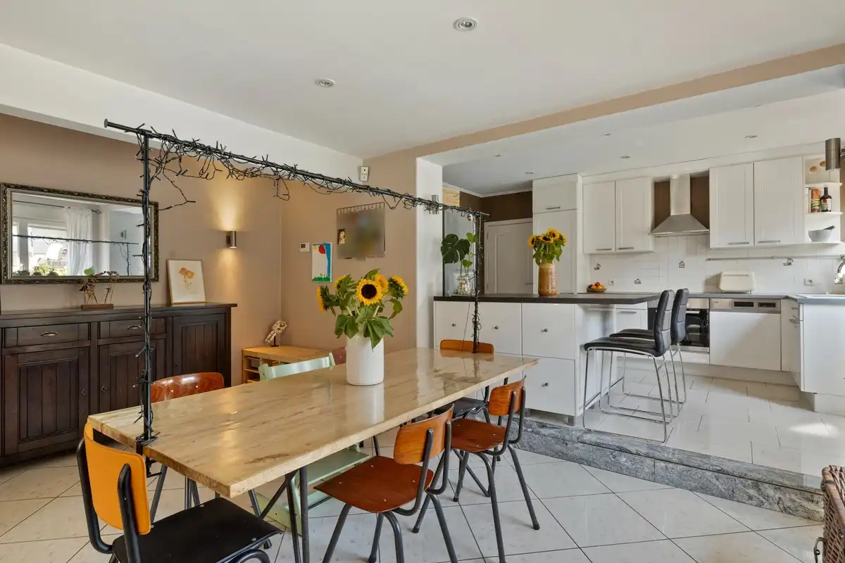 Charmante driegevelwoning foto 6