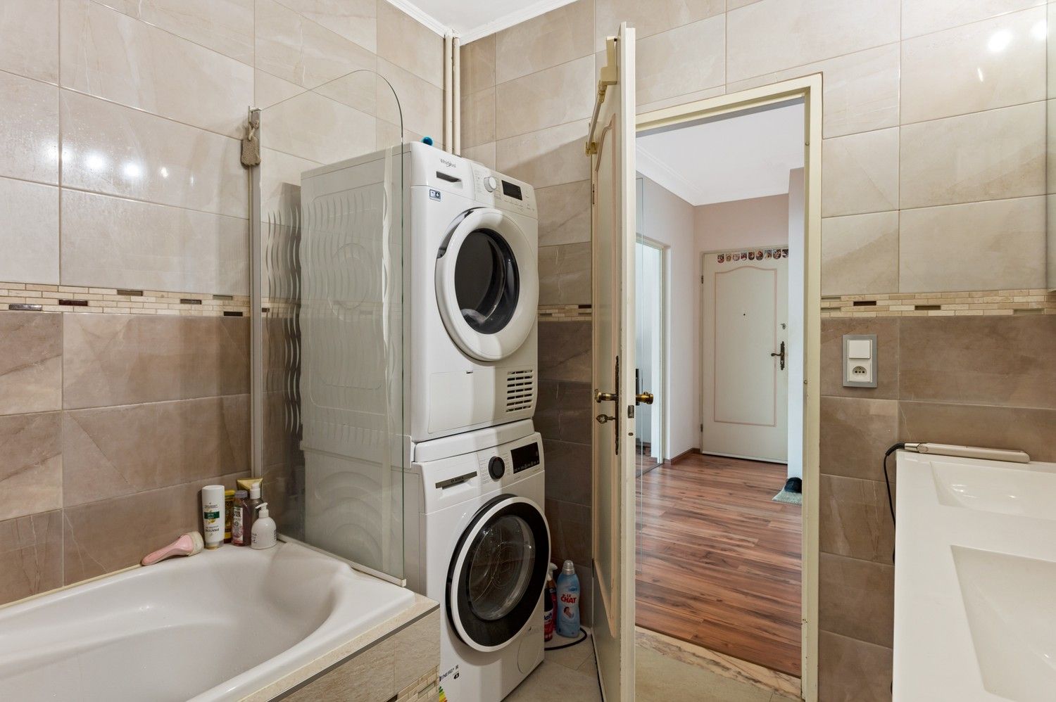 Instap klaar 2 slaapkamer appartement in Borgerhout te koop! foto 15