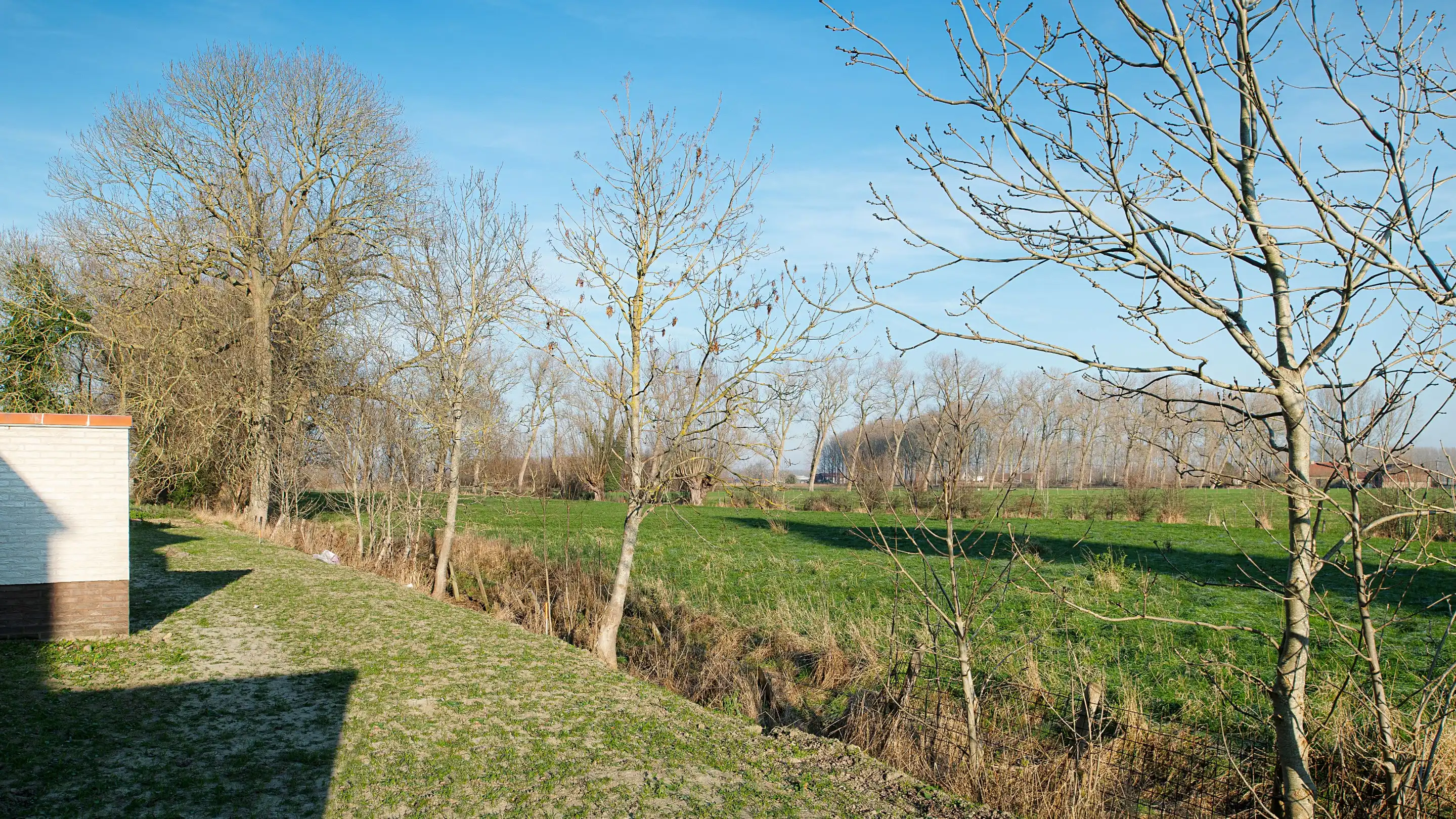 Nieuwbouw woning rustig gelegen te Lapscheure met open zicht op de velden foto 4