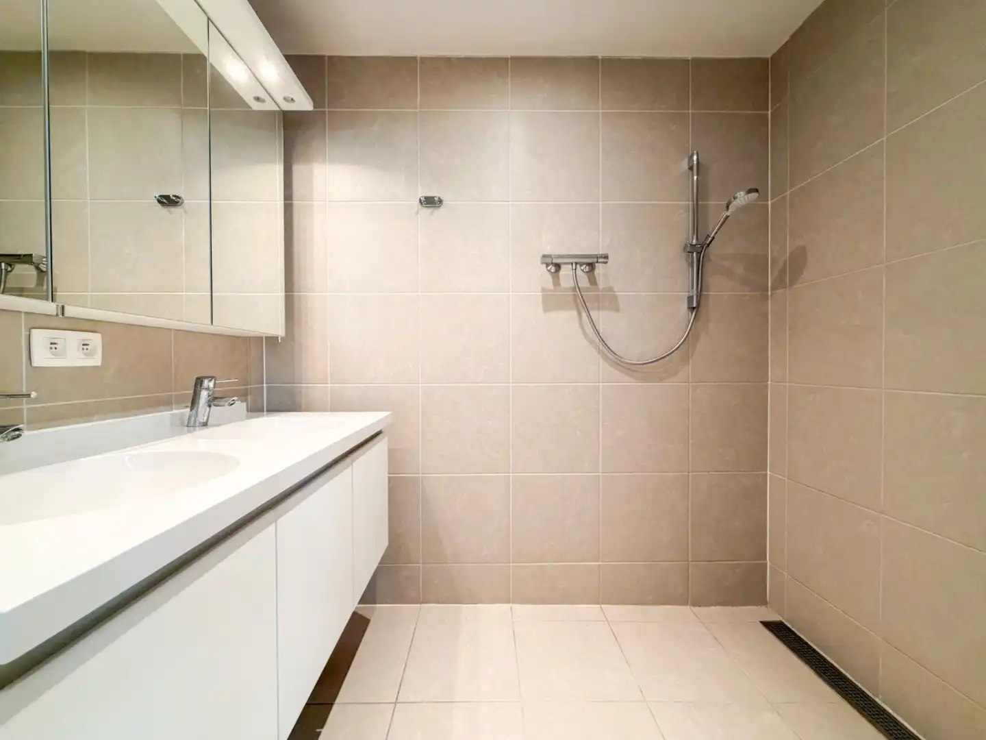 Kangoeroewoning of combinatie wonen en werken, ruim perceel, gunstig gelegen met tal van opportuniteiten! Torhout foto 12