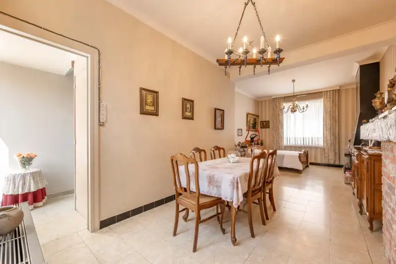 🏡 Gezinswoning met ruime garage en tuin TE KOOP in Meulebeke! foto 4