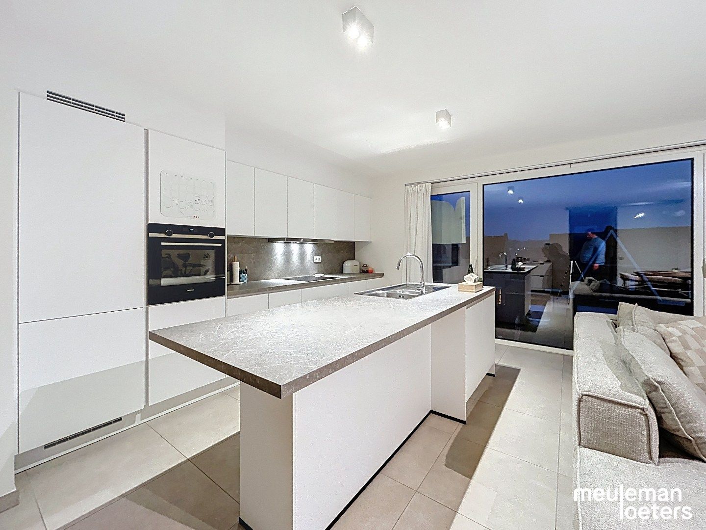 Recent appartement met autostaanplaats  foto 5