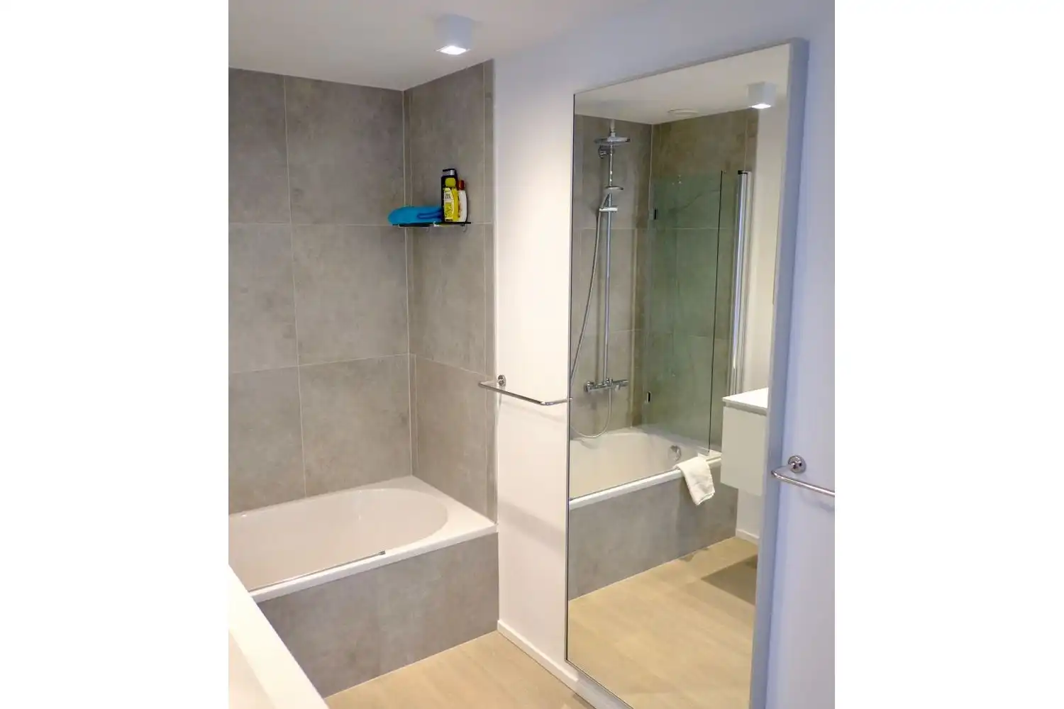 GEMEUBELD: Exclusief wonen in het hart van de Cadixwijk op Het Eilandje. foto 16