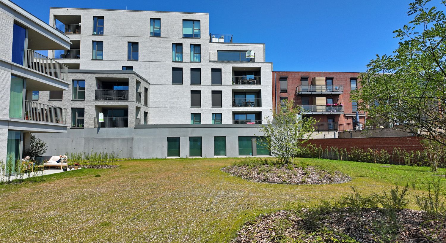 Nieuwbouwappartement met terras en parkeerplaats in het Molenpark te Eeklo! foto 2