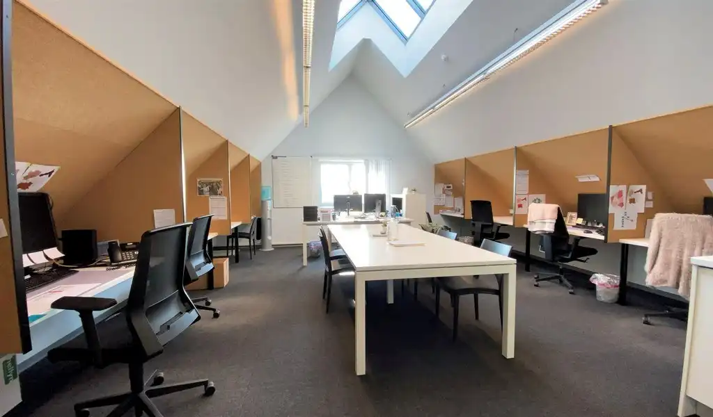 Ingedeelde kantoorruimte te huur in Brugstraat in Aalter foto 9