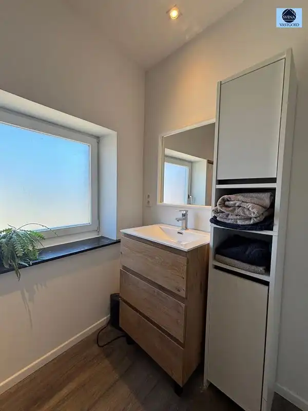 GERENOVEERDE WONING MET 3 SLAAPKAMERS, GARAGE EN TUIN foto 12