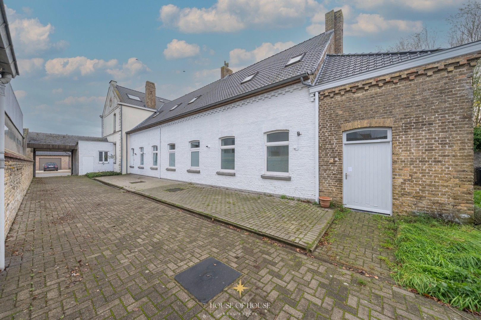 Exceptionele eigendom: Oude Gemeenteschool met directeurswoning, 3 appartementen en studio – zonder renovatieverplichting foto 38