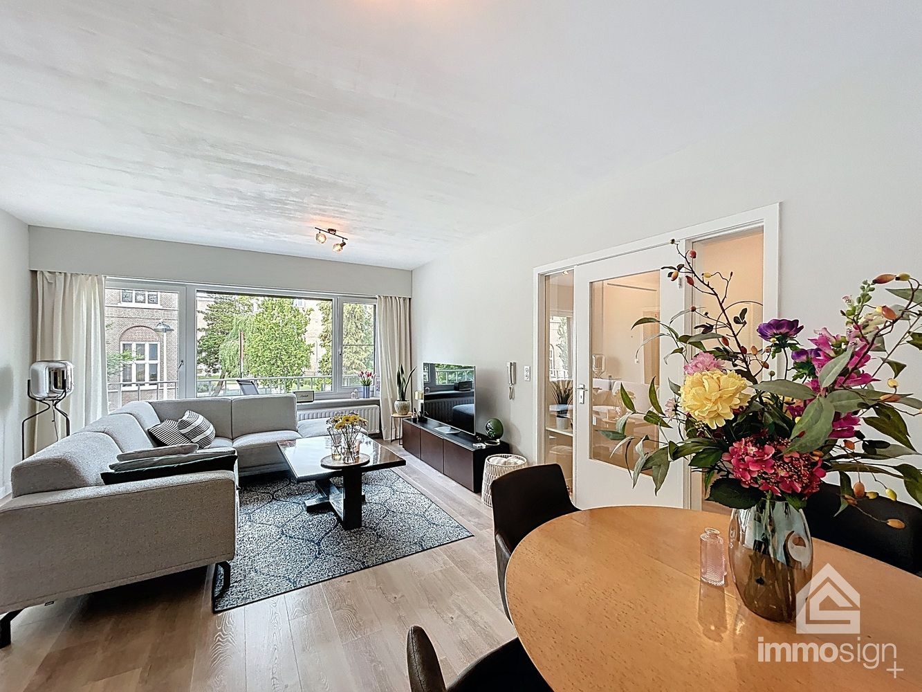 Instapklaar appartement met vernieuwd interieur, 3 slaapkamers en garage in hartje Hamont foto 6