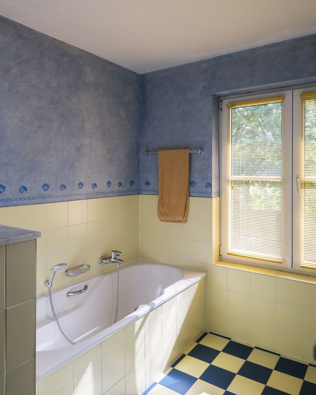 Vrijstaande villa (363 m²) met ruim bijgebouw op een gunstig perceel van 1.205 m² foto 15