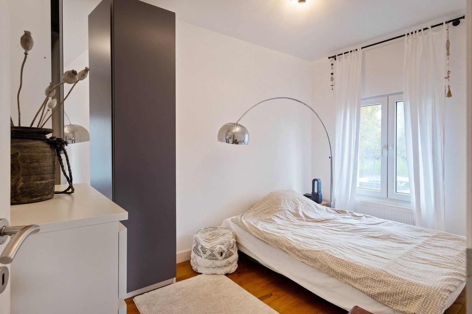 Instapklare woning met 4 slaapkamers, garage en tuin te Berchem! foto 15