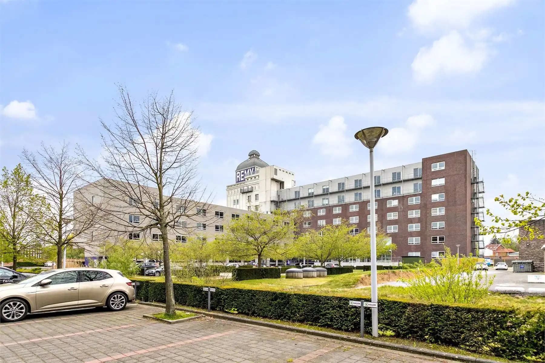 Volledige kantoorverdieping (± 867 m²) en 22 parkings foto 10