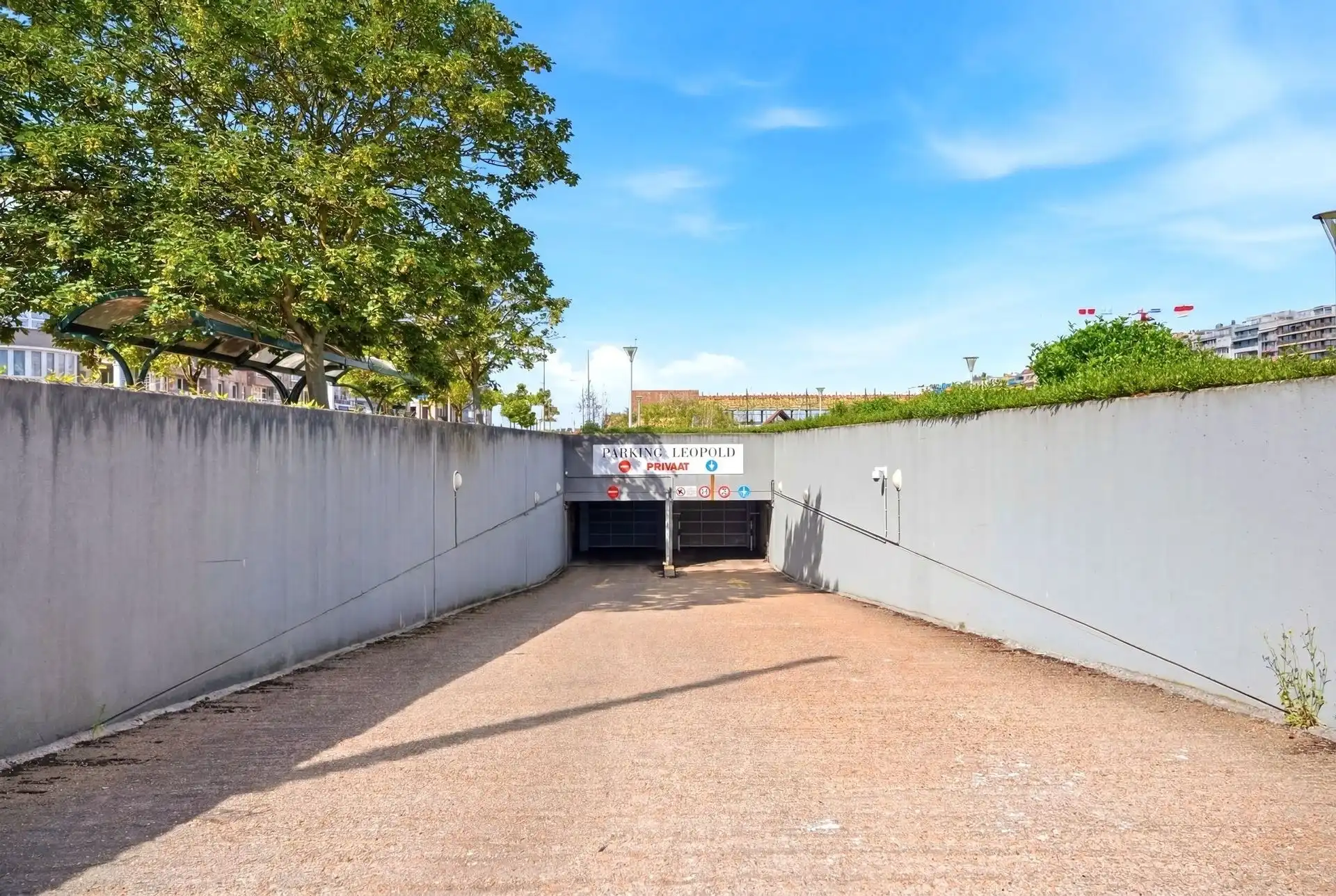 Garage te koop de Smet de Naeyerlaan +2 - 8370 BLANKENBERGE