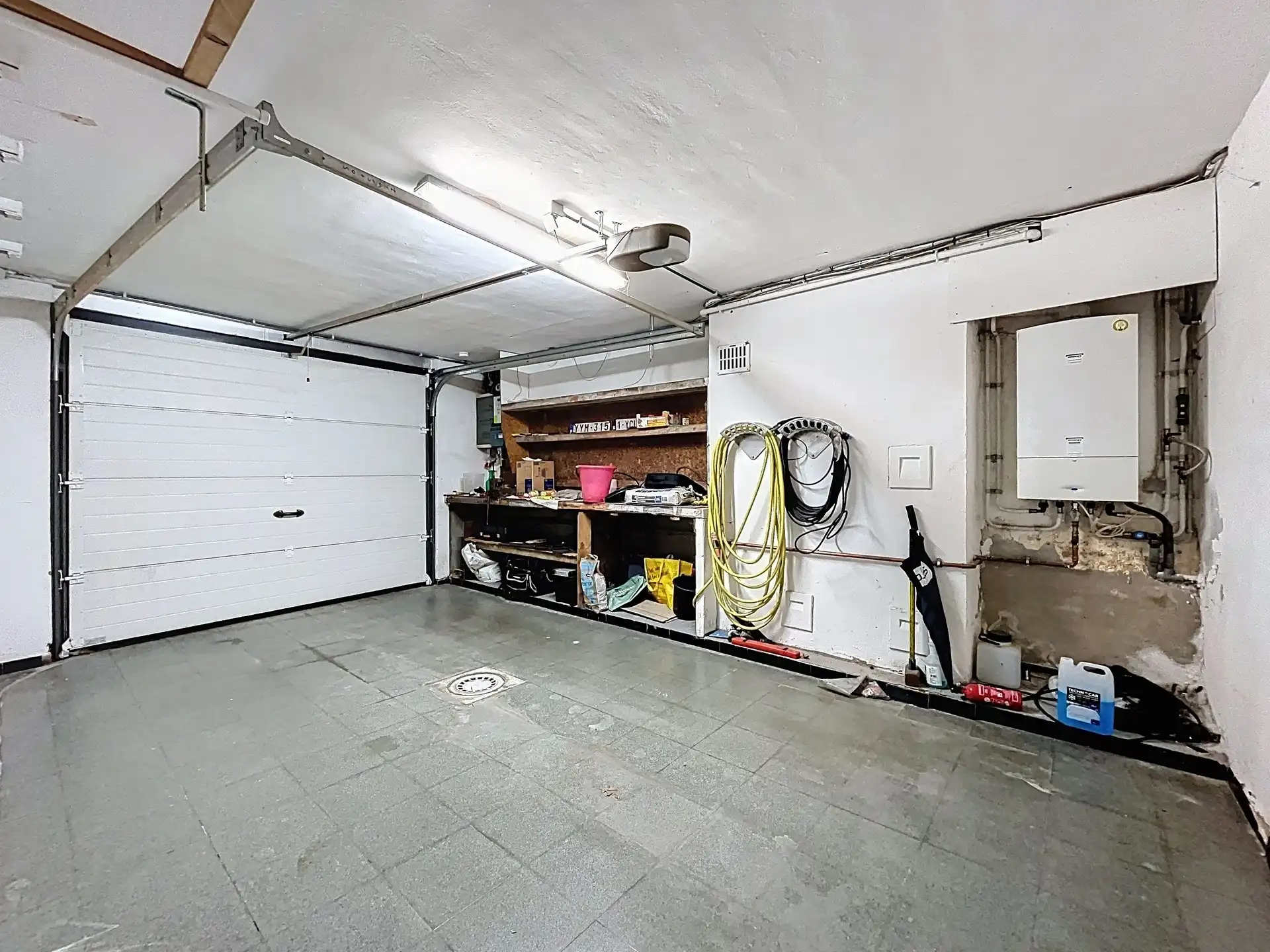 Ruime woning met 4 slaapkamers en garage gelegen in gunstige omgeving te Zwijndrecht! foto 15