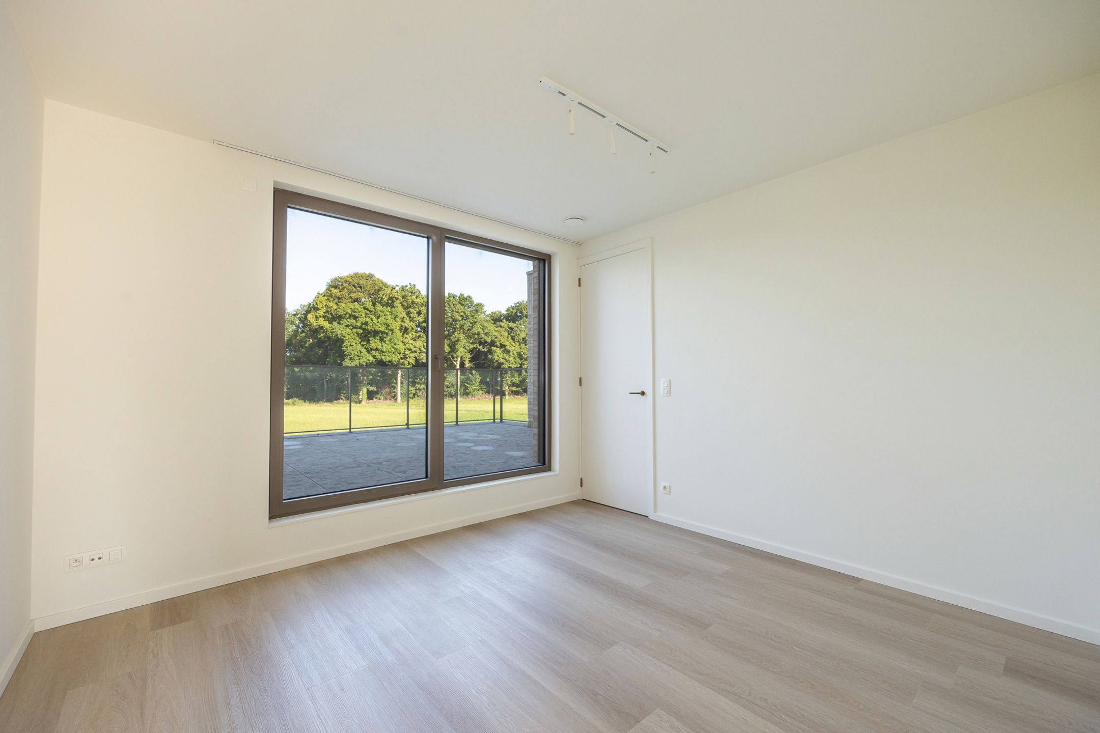 Nieuwbouwwoning met 3 slaapkamers en een prachtig open uitzicht foto 8