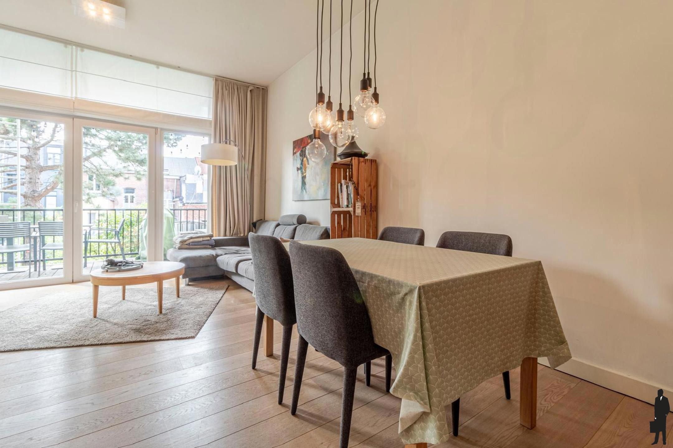Gemeubeld appartement met ruim terras. foto 3