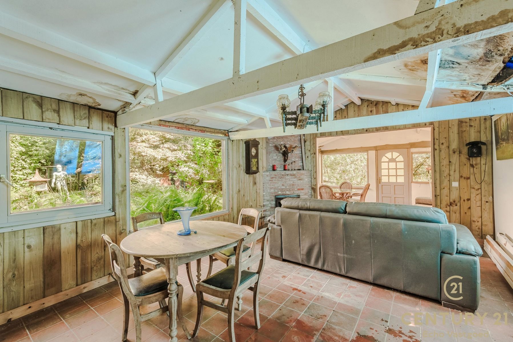 Volledig te renoveren vakantiechalet op een royaal perceel foto 7