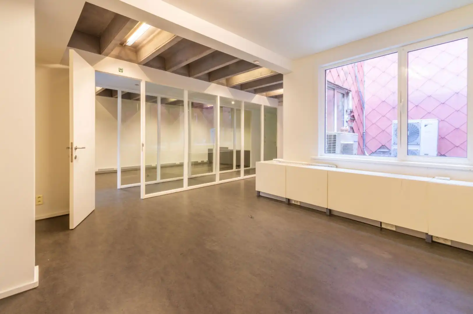 Een centraal gelegen en energiezuinige kantoorruimte! foto 8