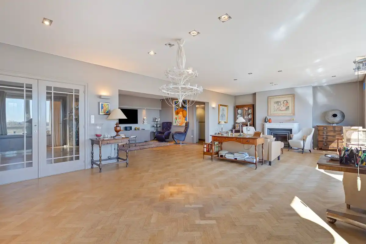 Bijzonder luxueus en groot stadsappartement aan het Zuidpark. foto 24