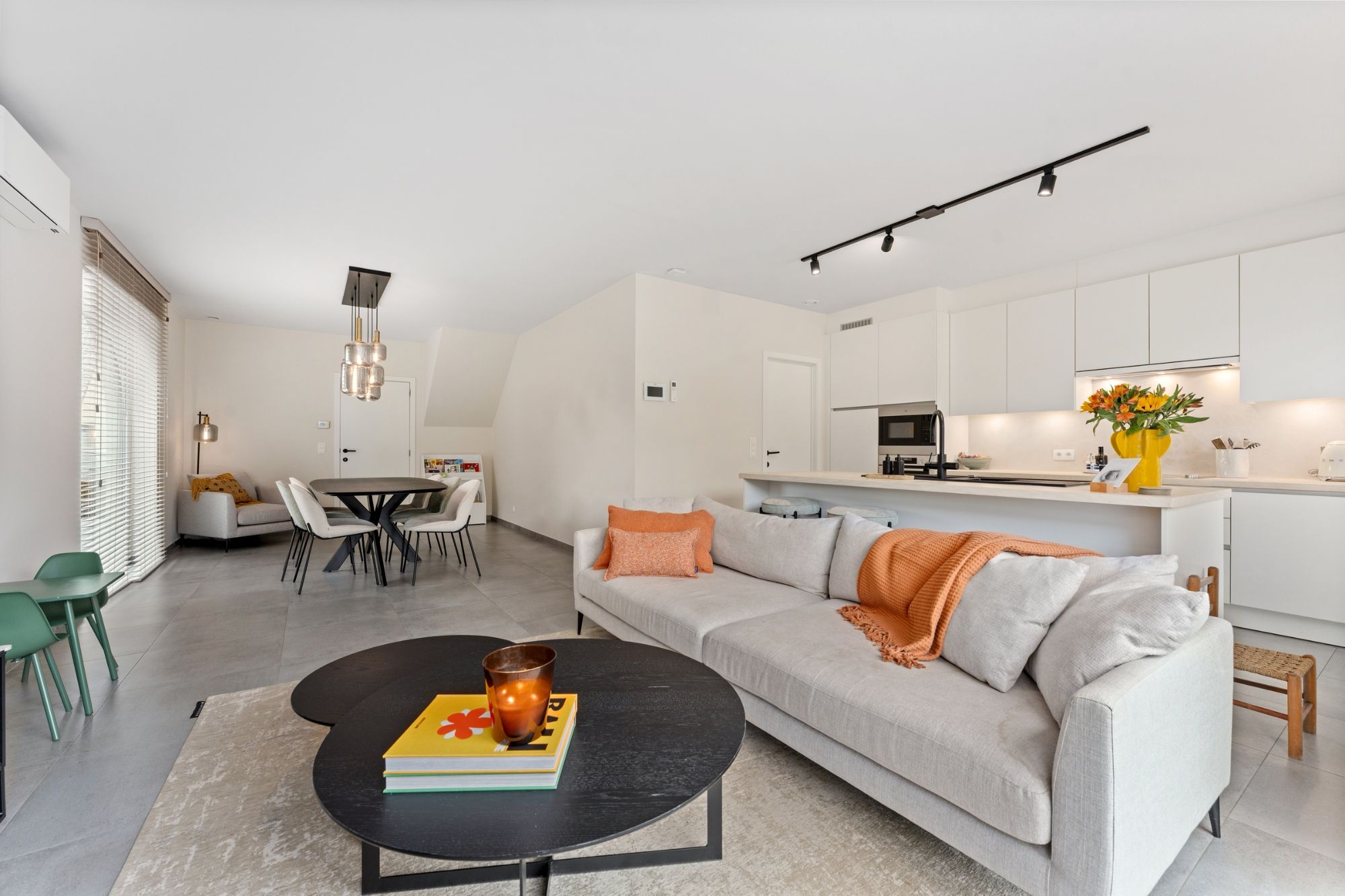 Recente 4 slpk woning met tuin, garage en carport op rustige locatie foto 5
