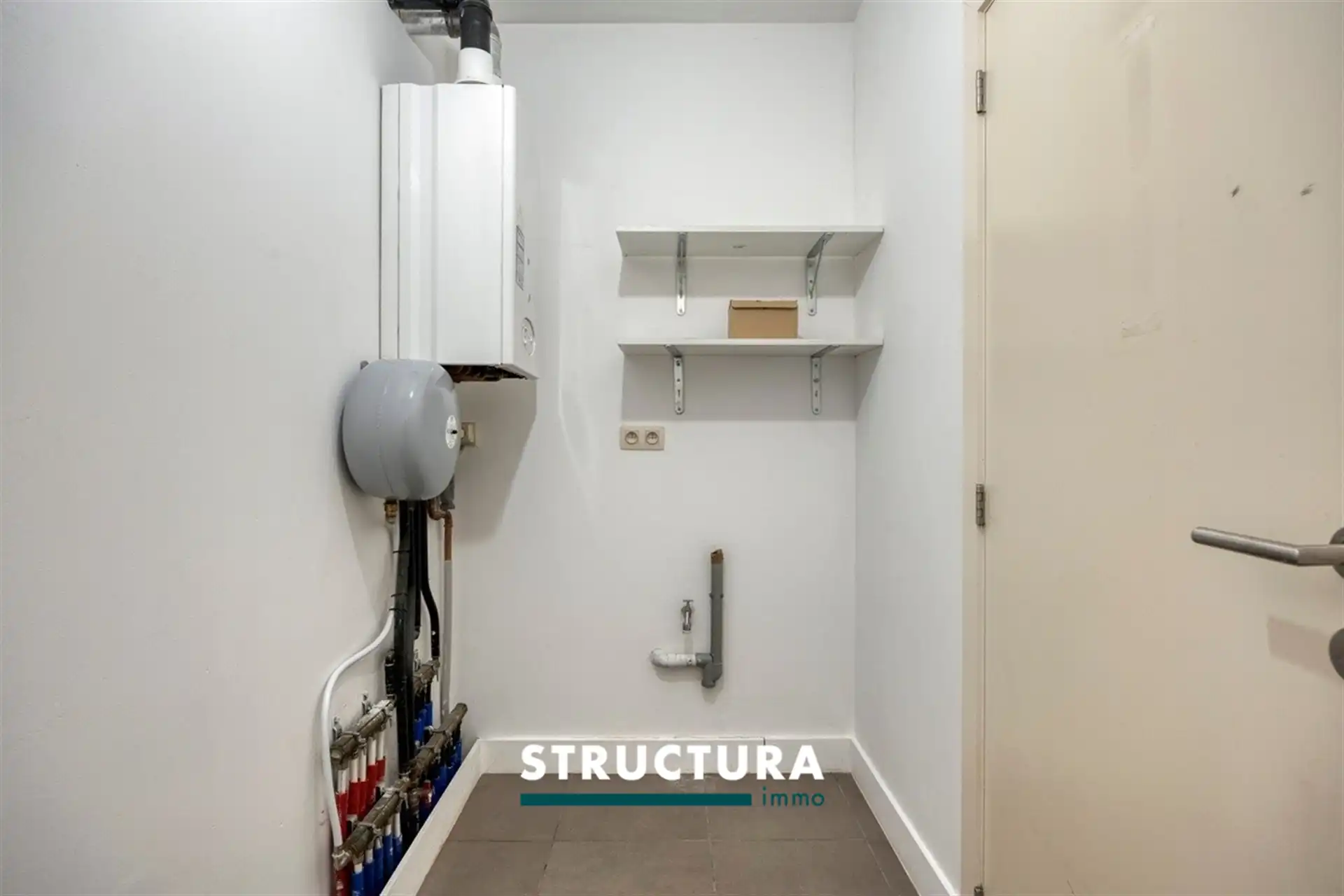 Gelijkvloers appartement met tuin nabij centrum foto 13