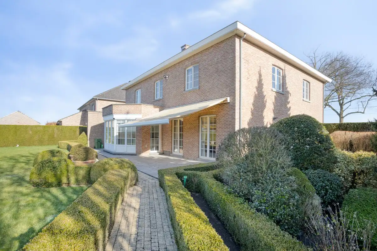 Riante villa met vier slaapkamers en prachtig uitzicht op strategische ligging foto 22