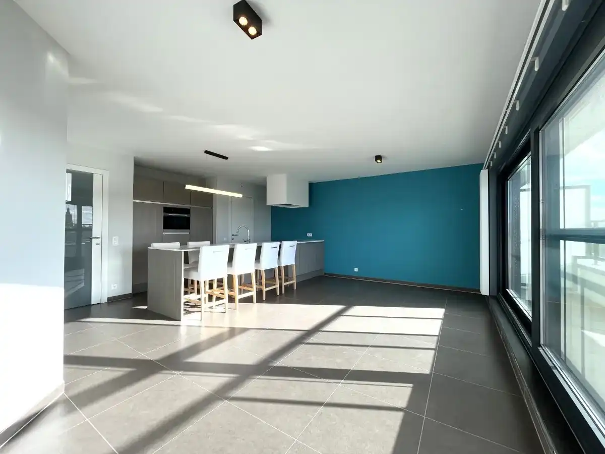 Te huur in Roeselare – Appartement met 2 slaapkamers en terras foto 4