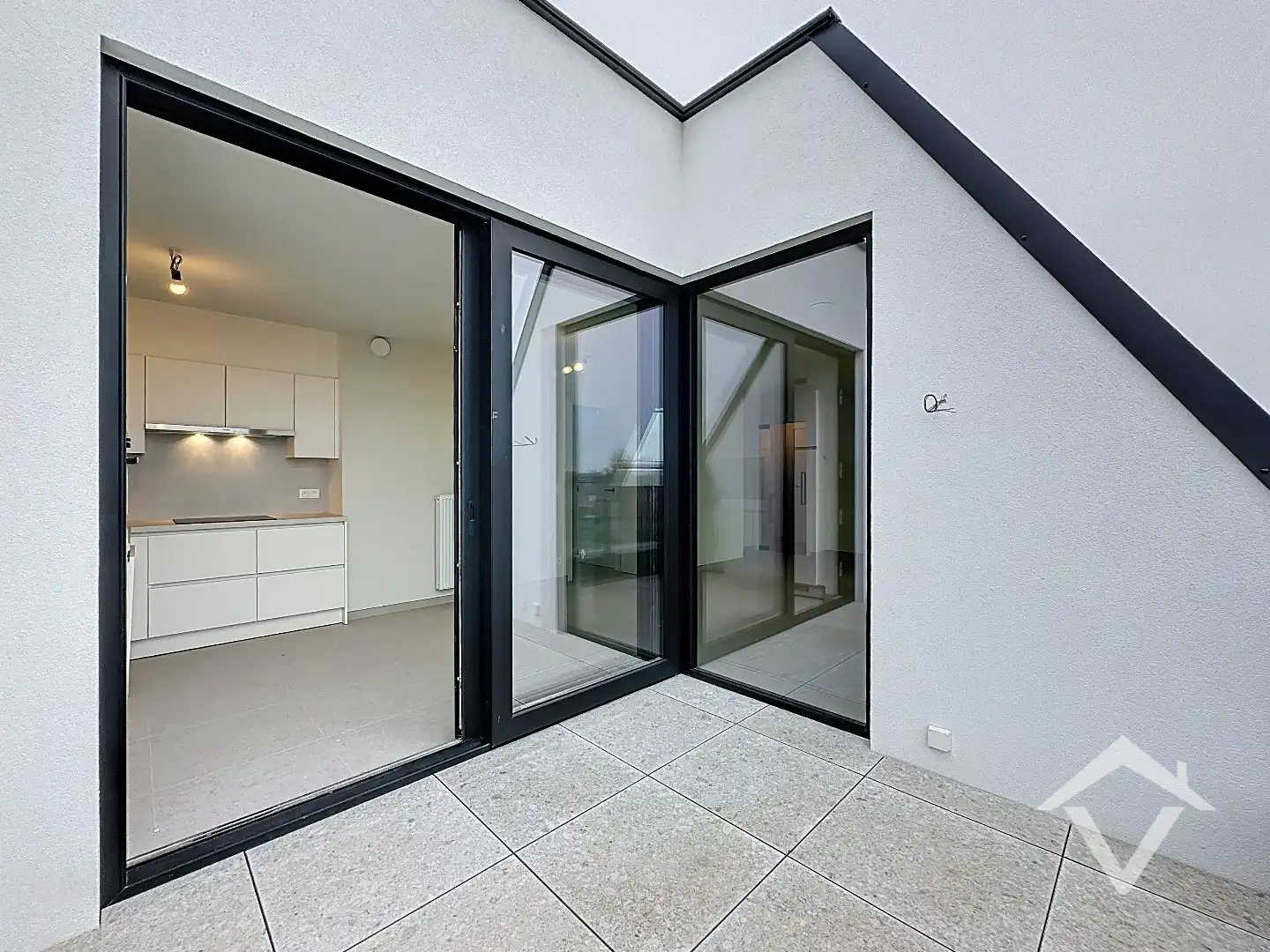 Uniek nieuwbouw appartement met 2 slaapkamers en veel zonlicht te Eernegem foto 12