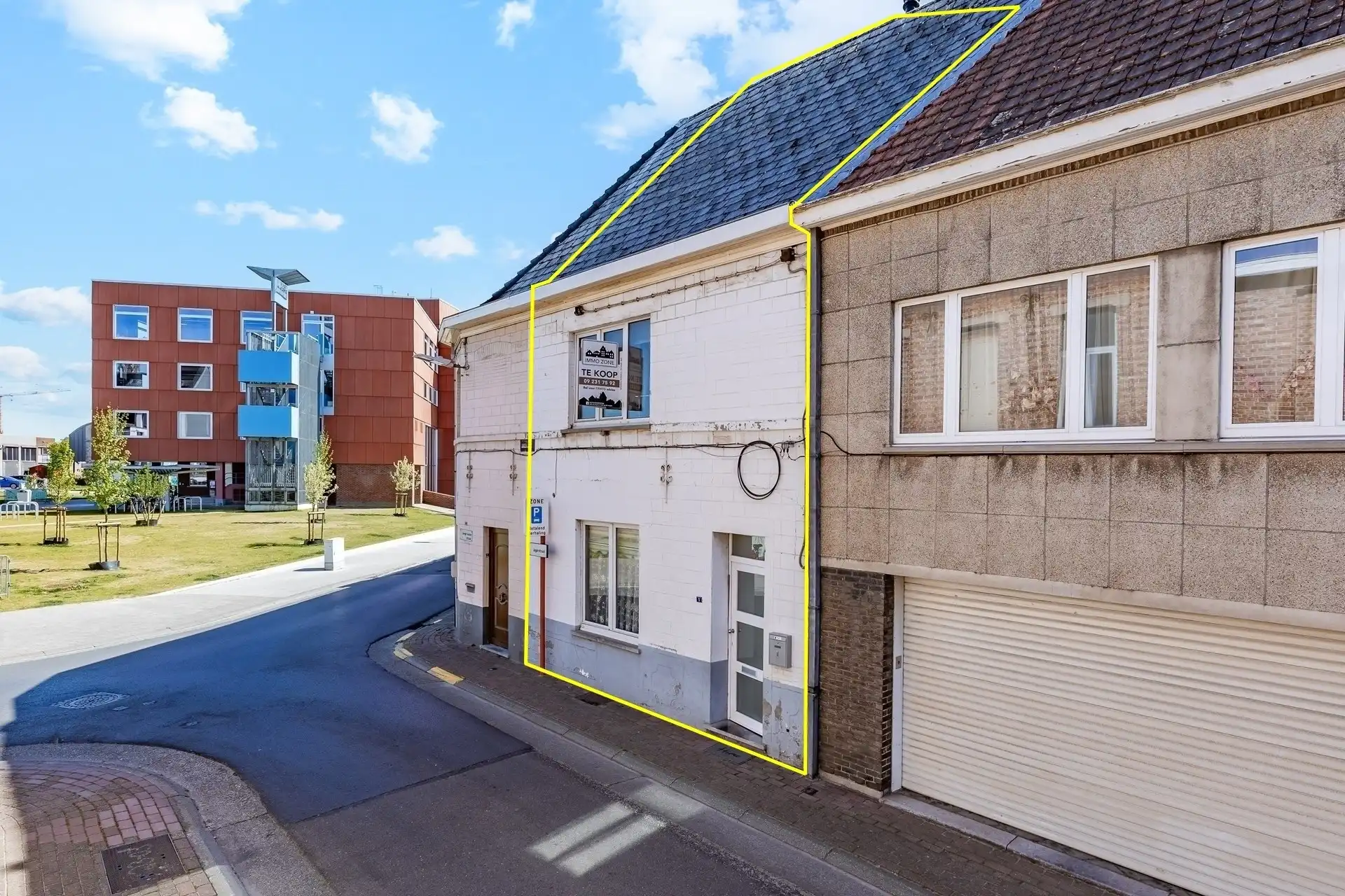 Interessante rijwoning met 2 slaapkamers in centrum Wetteren foto {{pictureIndex}}