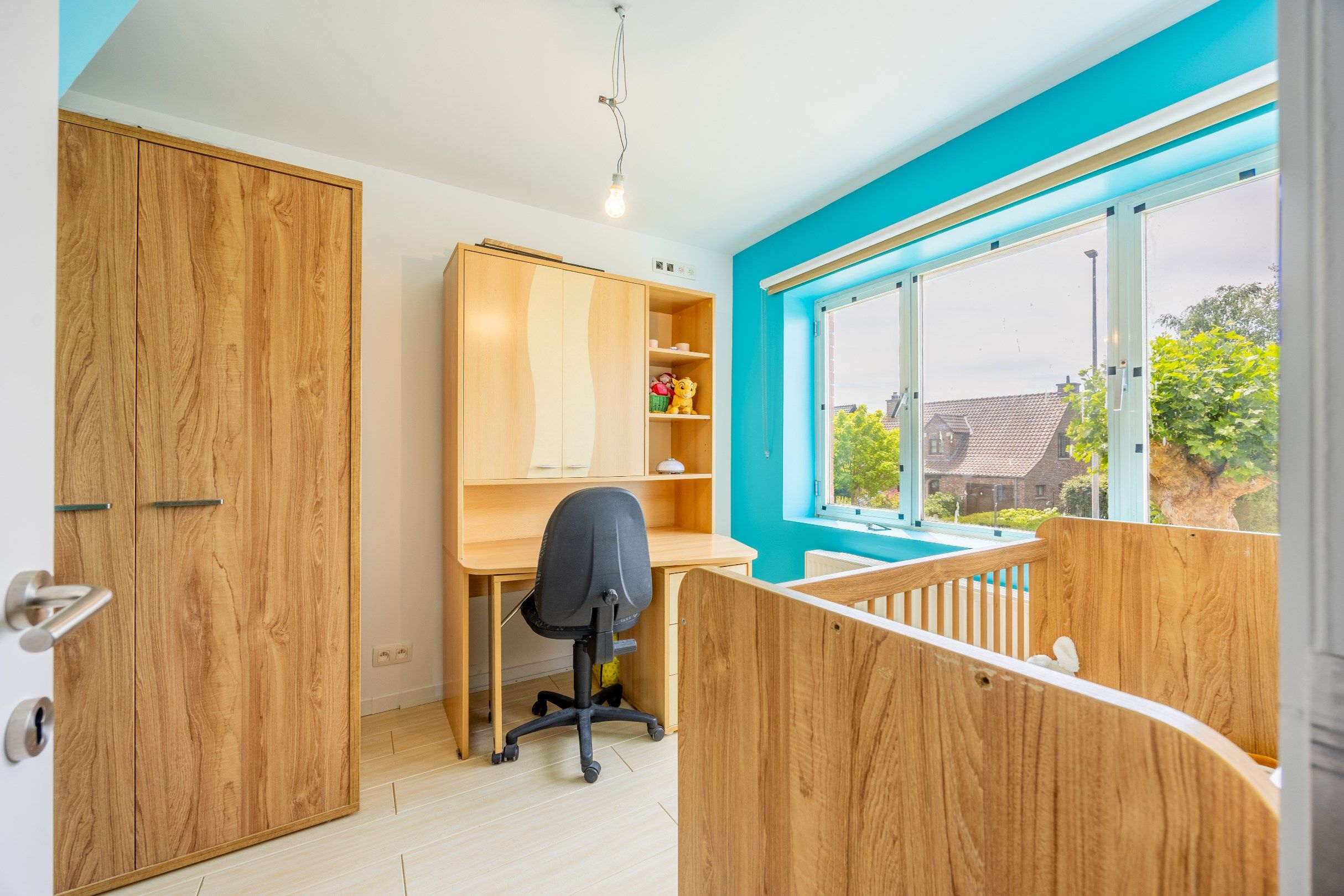 Verder te renoveren halfopen woning met uitweg.  foto 15