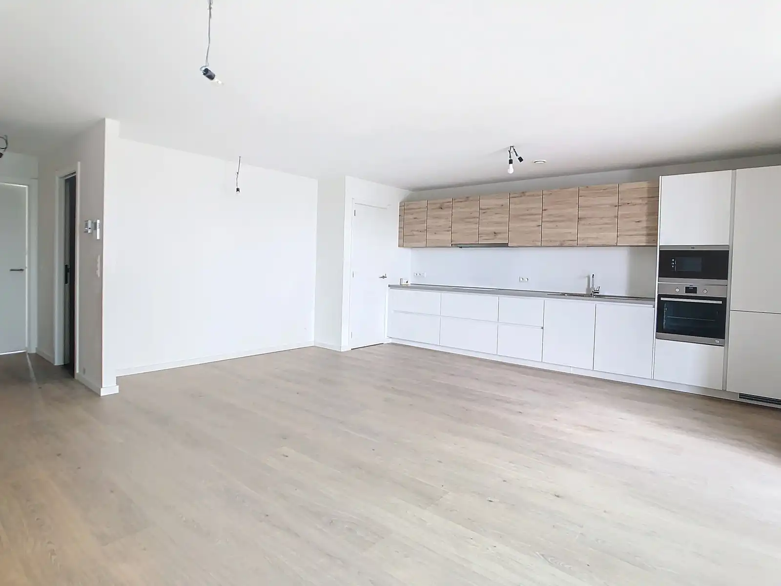 The Hallery: appartement met 2 slkmrs - terras - staanplaats foto 4
