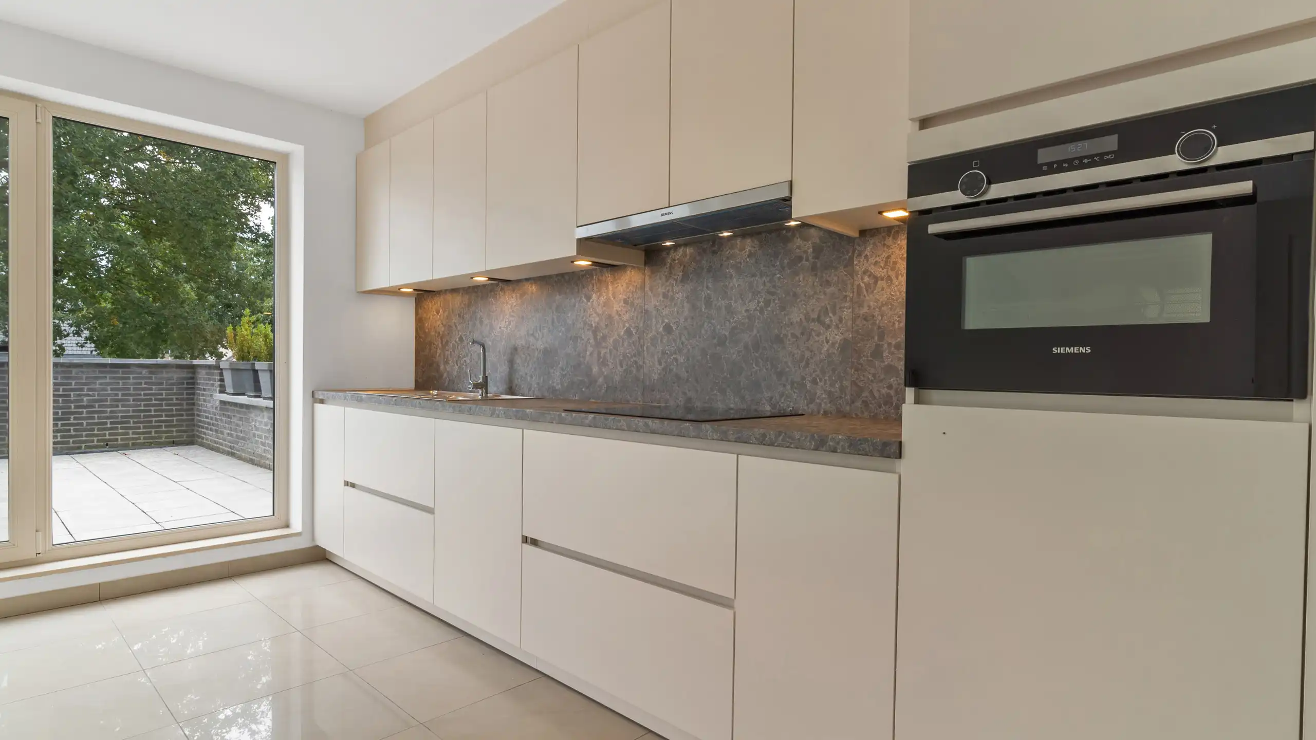 Vernieuwd appartement met 4 slaapkamers in Beringen foto 20