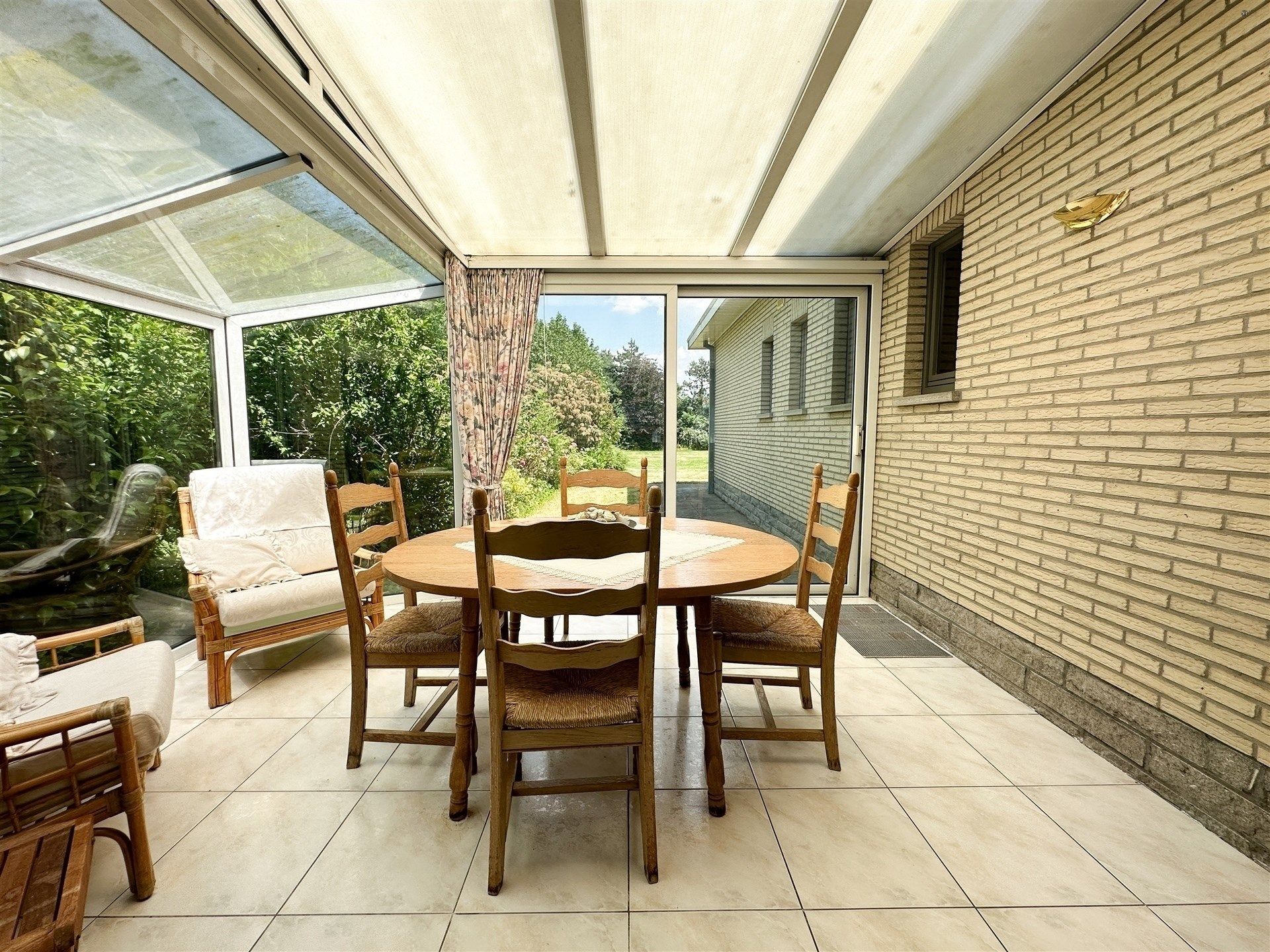 Goed onderhouden, ruime bungalow op 594m² grond foto 20