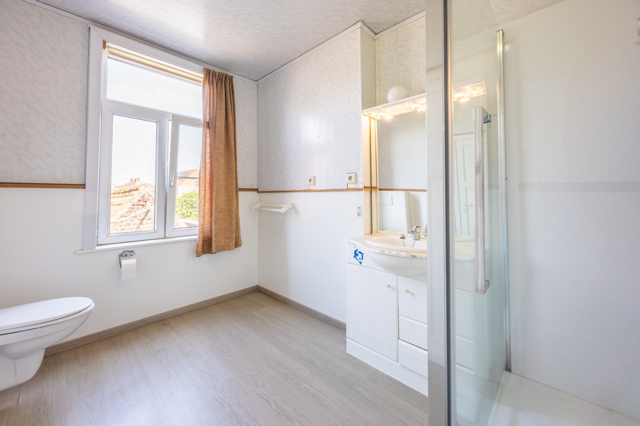 RUIME WONING MET 4 SLAAPKAMERS EN TUIN  foto 11